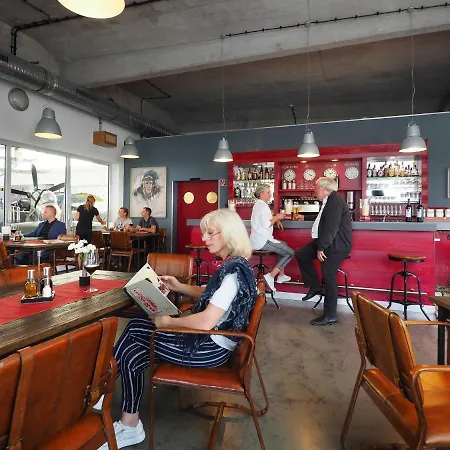 Kliffkante Mit Penthouseflair - Oase Am Haff